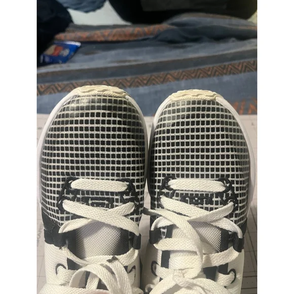 Kids' Nike Basketball Shoes Black/White Size 6.5Y